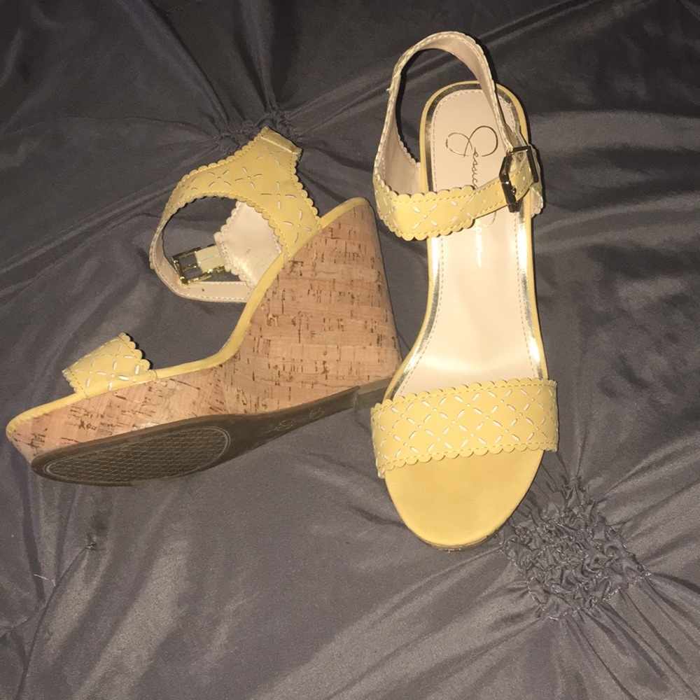 Yellow wedges